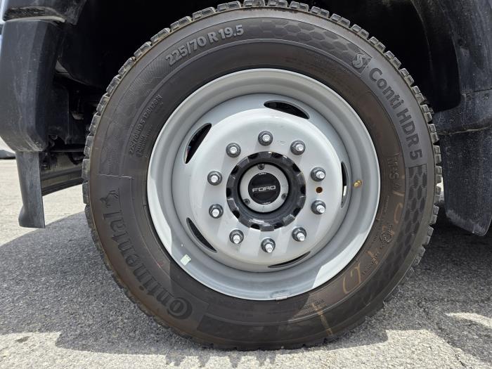 2024 Ford F-550-18