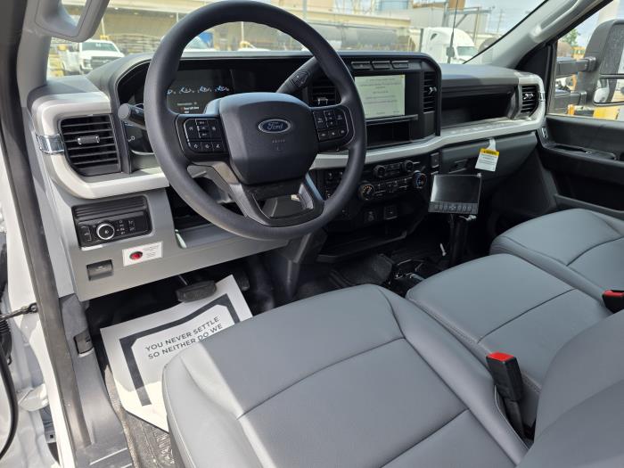 2024 Ford F-550-21