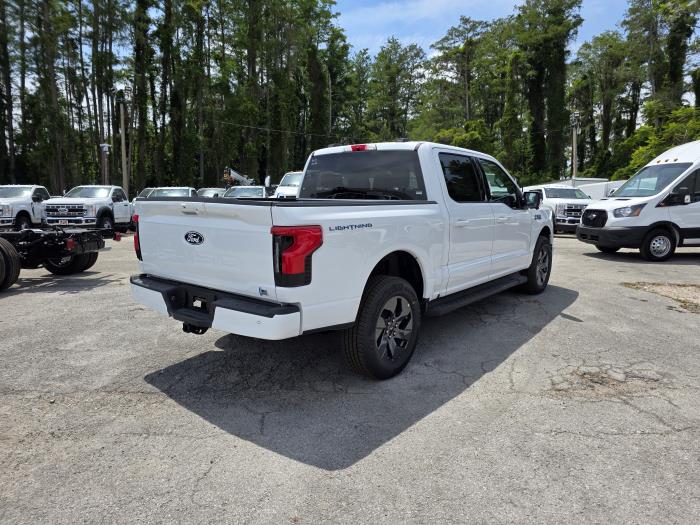 2025 Ford F-150 Lightning-5