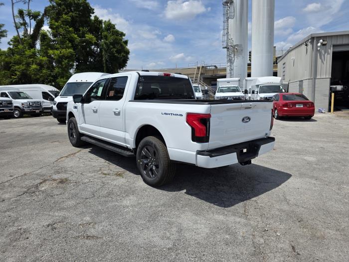 2025 Ford F-150 Lightning-7