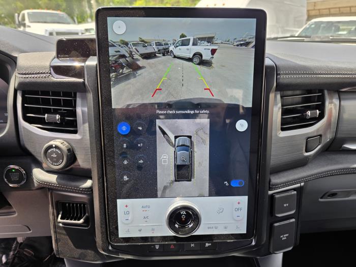 2025 Ford F-150 Lightning-20