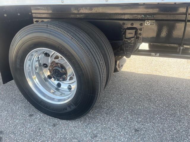 2020 Peterbilt 337-8