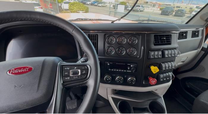 2025 Peterbilt 589-8
