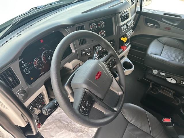 2026 Peterbilt 579-13