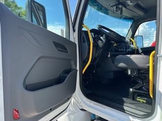 2025 Peterbilt 548-9