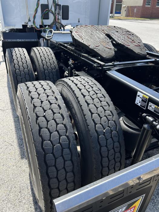 2021 Peterbilt 579-9