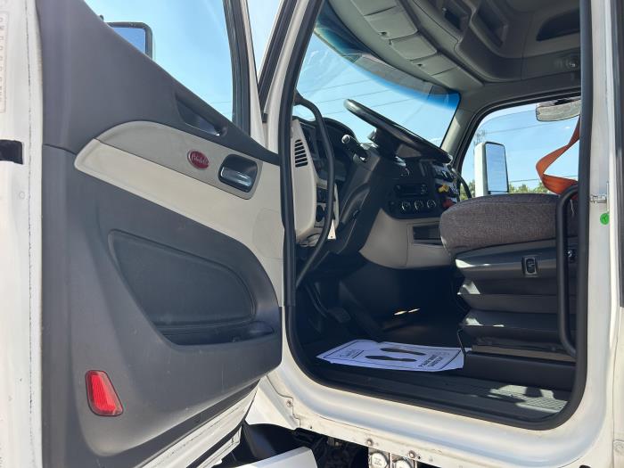 2021 Peterbilt 579-16