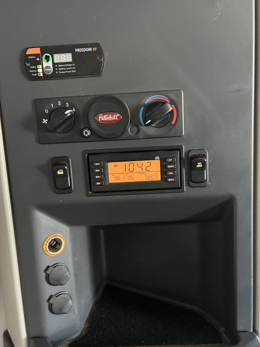 2021 Peterbilt 579-26