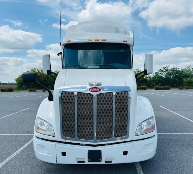 2022 Peterbilt 579-2