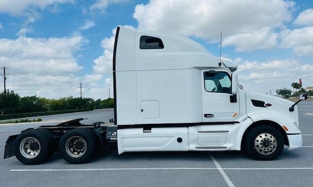 2022 Peterbilt 579-4