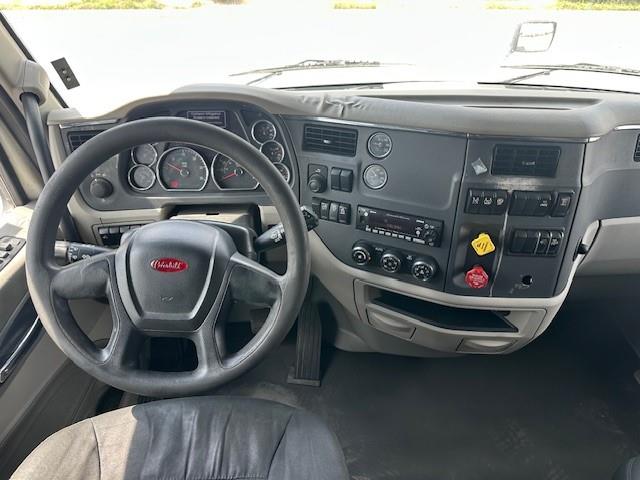 2022 Peterbilt 579-11