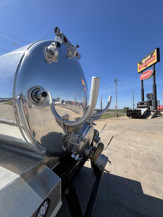 2025 Peterbilt 537-10