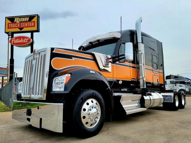 2023 Kenworth W990-2
