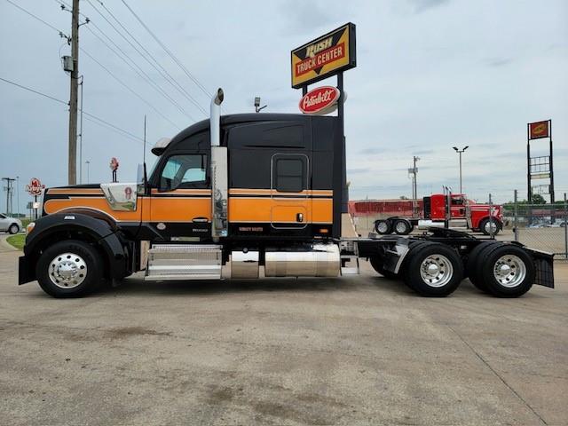 2023 Kenworth W990-4