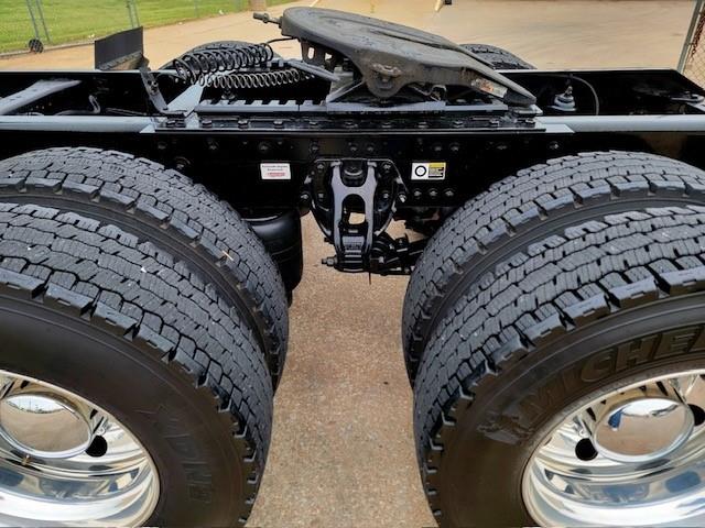 2023 Kenworth W990-15