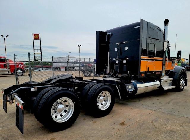 2023 Kenworth W990-9