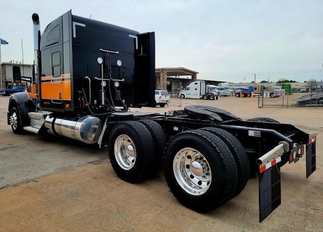 2023 Kenworth W990-11