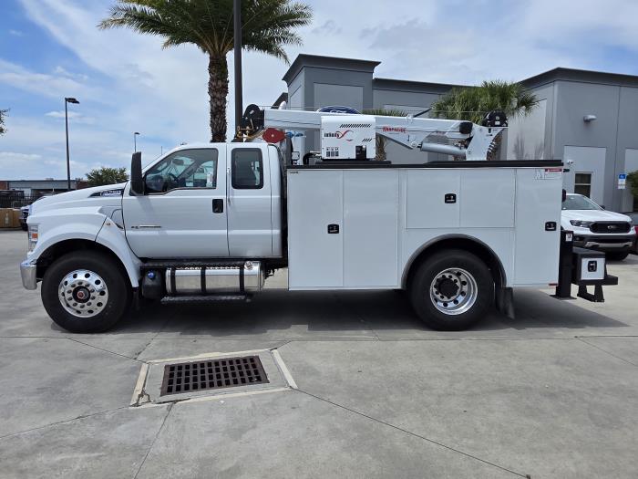 2026 Ford F-750-8