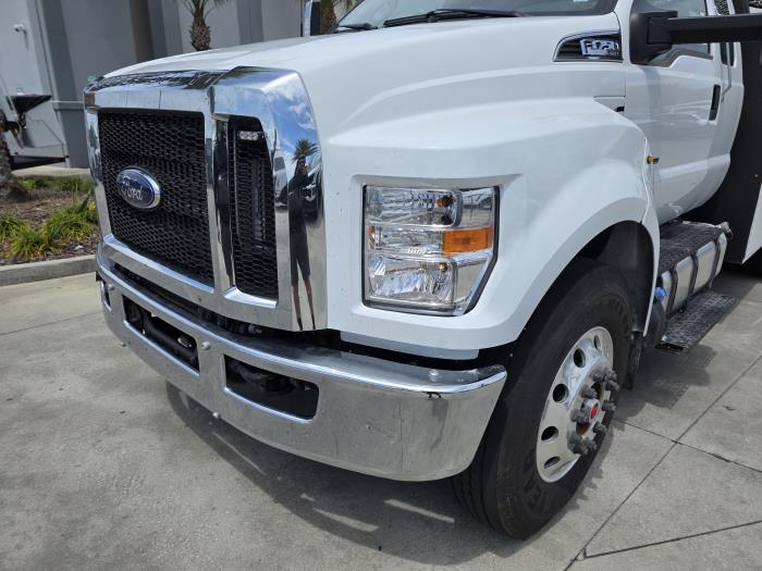 2026 Ford F-750-9