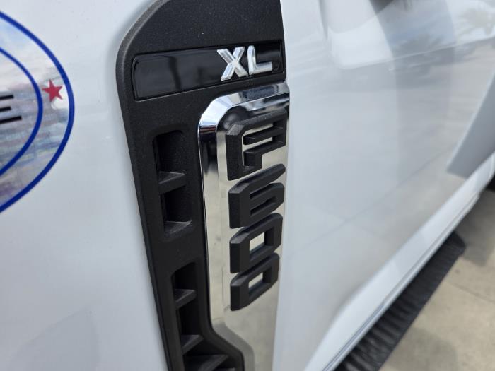 2024 Ford F-600-16