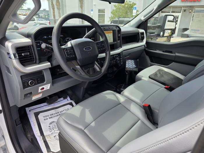 2024 Ford F-600-19