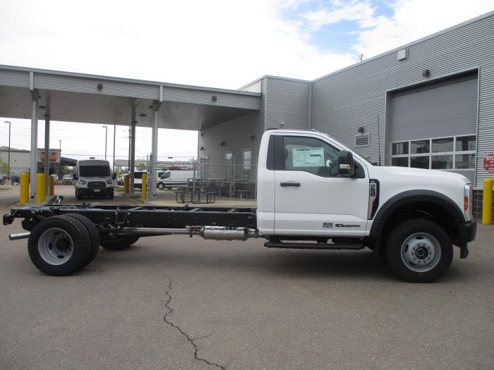 2025 Ford F-600-4