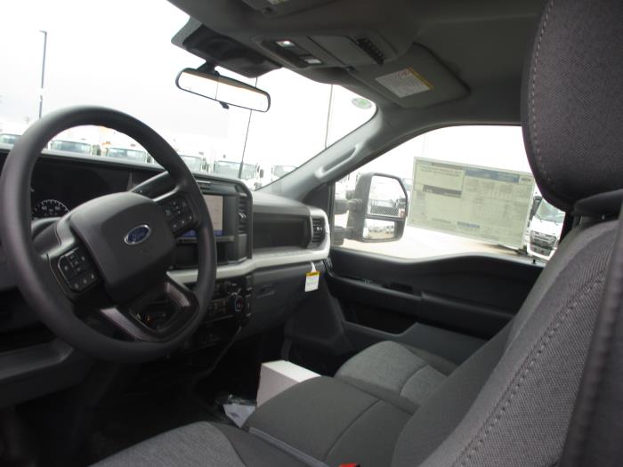 2025 Ford F-600-13