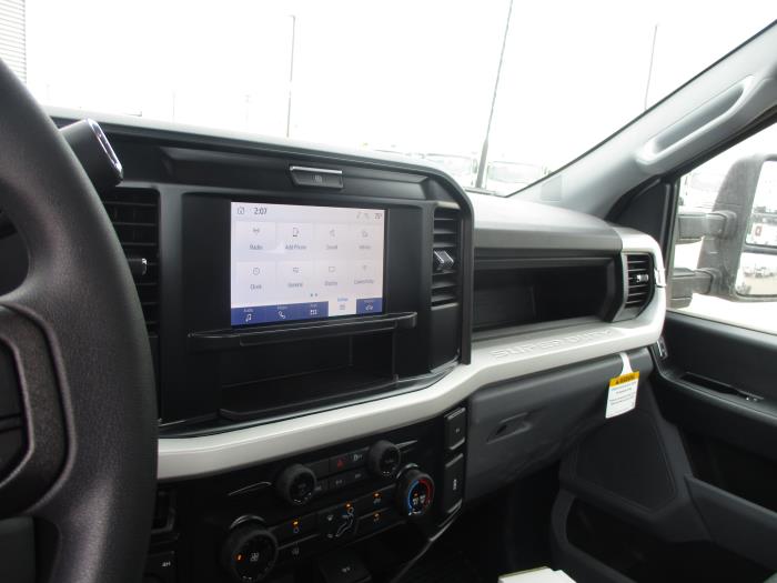 2025 Ford F-600-15