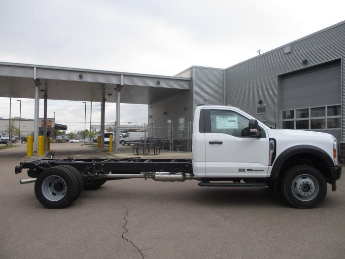2025 Ford F-600-4