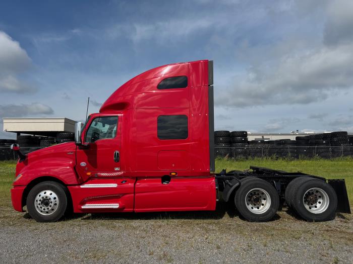 2022 International LT625-8