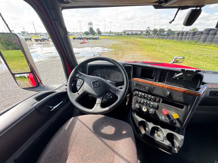 2022 International LT625-12