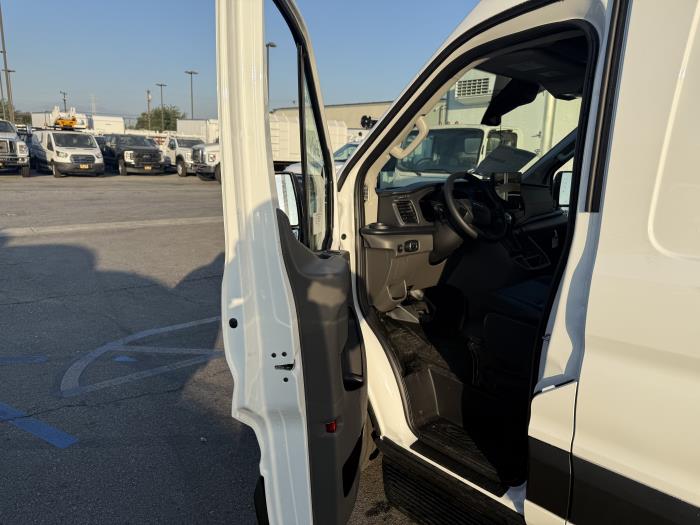 2025 Ford Transit 350 HD-9