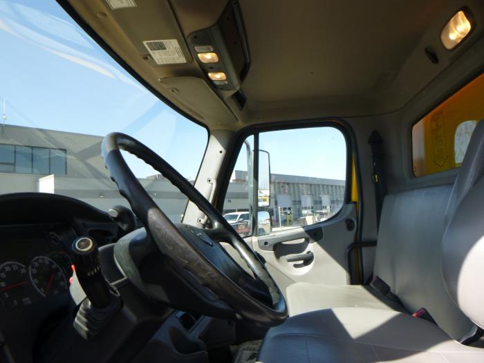 2020 Freightliner Business Class M2 106-17