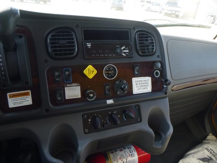 2020 Freightliner Business Class M2 106-21