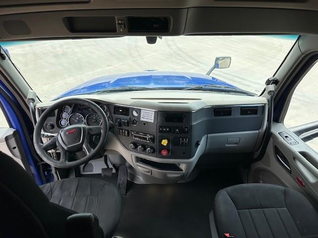 2022 Peterbilt 579-30