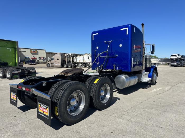 2020 Peterbilt 389-6