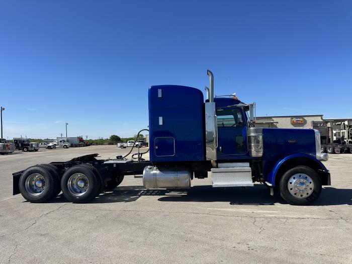2020 Peterbilt 389-7