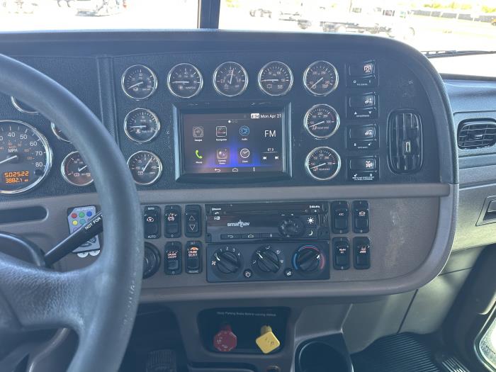 2020 Peterbilt 389-9