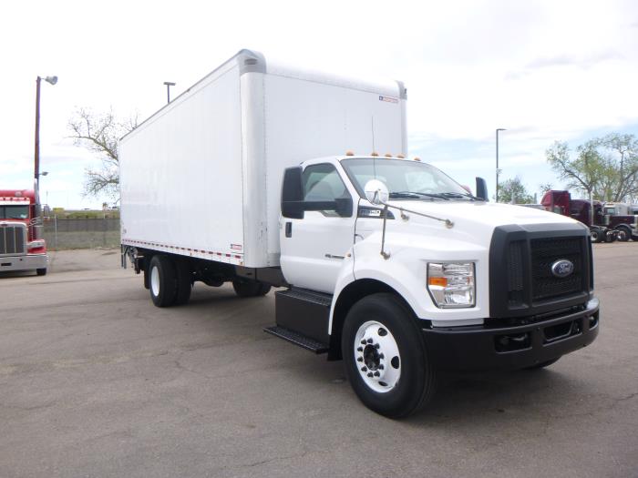 2017 Ford F-650-2