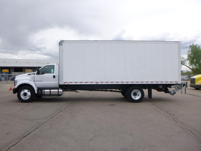 2017 Ford F-650-4