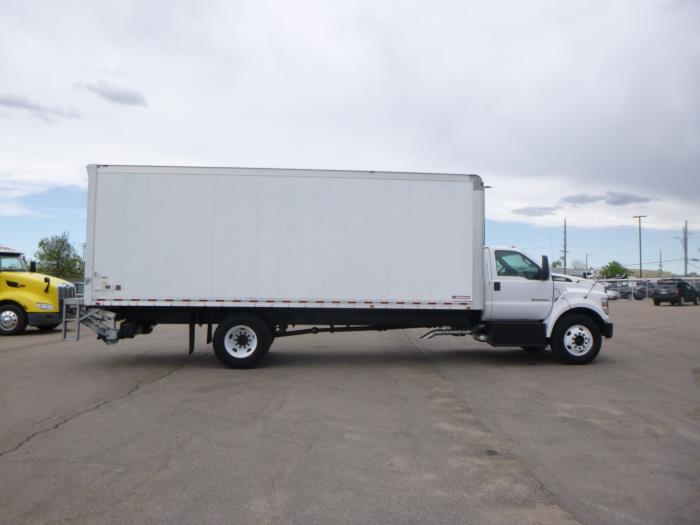 2017 Ford F-650-7