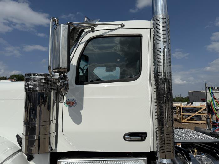 2026 Peterbilt 589-28