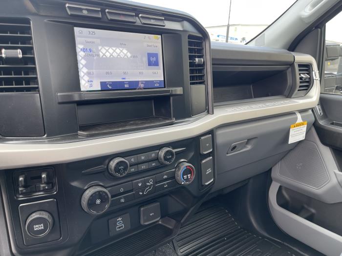 2025 Ford F-550-19
