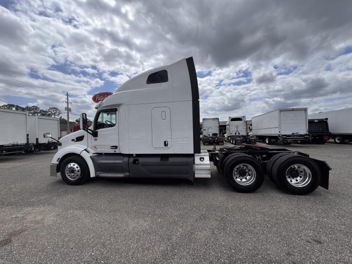 2020 Peterbilt 579-2