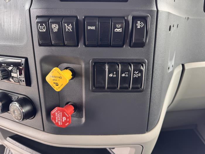 2020 Peterbilt 579-26