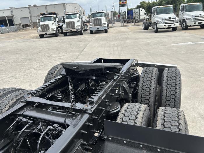 2020 Peterbilt 567-15