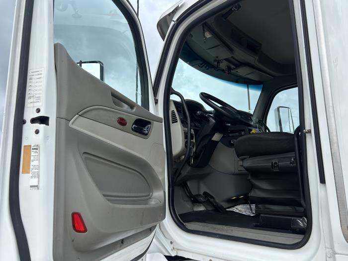 2020 Peterbilt 567-25