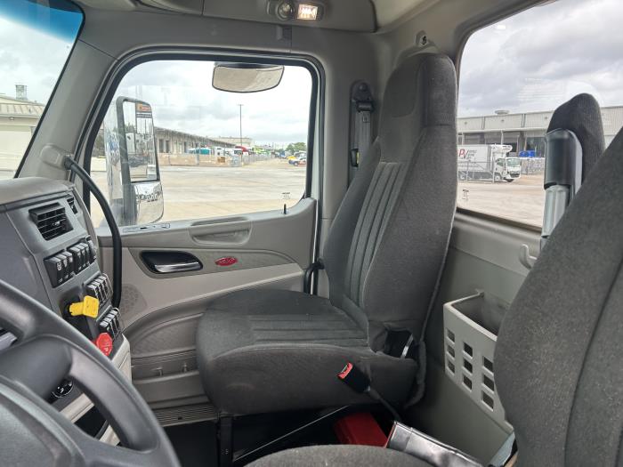 2020 Peterbilt 567-26