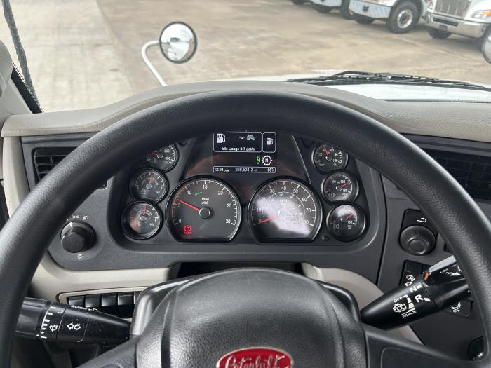 2020 Peterbilt 567-31