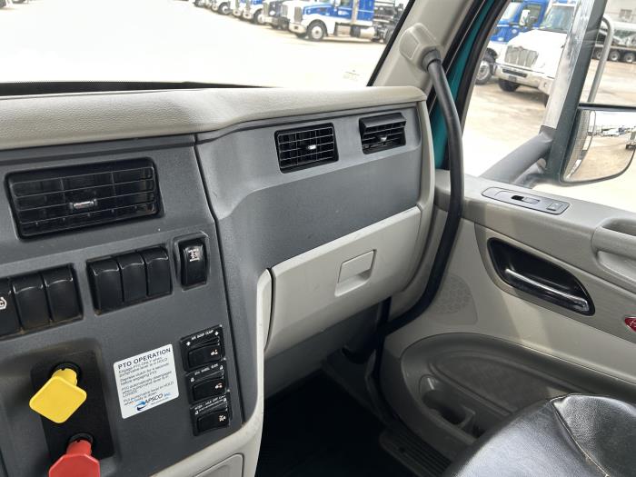 2019 Peterbilt 567-28